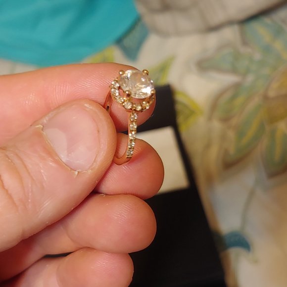 2.48cts Engagement Ring! Diamond Alternative; RARE 14k Rose Gold Ring, Round Cut - Picture 3 of 15